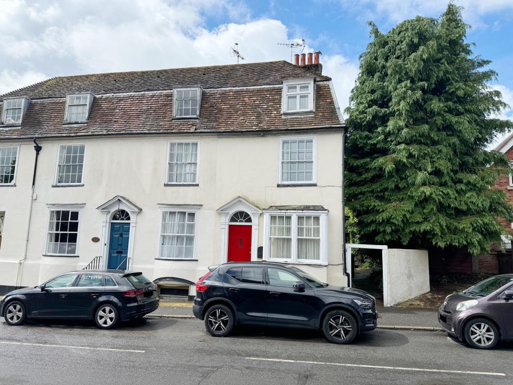Lot: 81 - PERIOD VILLAGE PROPERTY ARRANGED AS TWO FLATS WITH POTENTIAL - Front of property